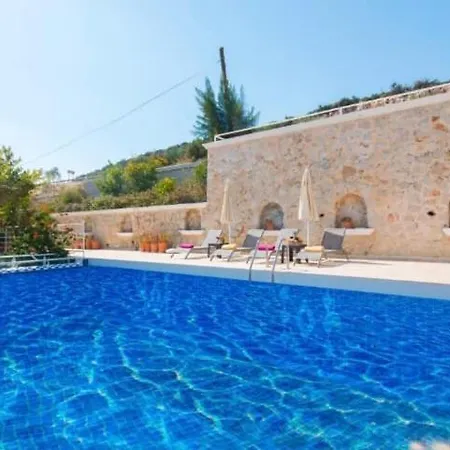 Vakantiehuis Tua Kalkan / Cozy Duplex With Splendid Seaview & Pool Kaş